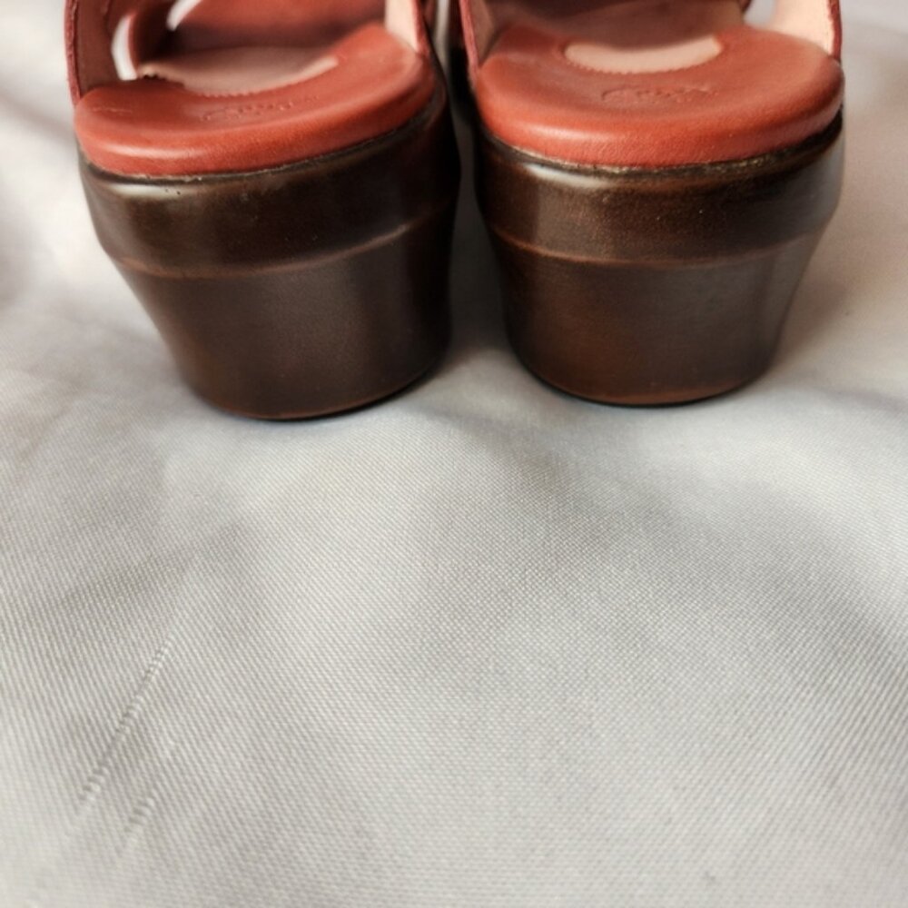 Ariat Cross-Strap Leather Sandals - Picture 10 of 10